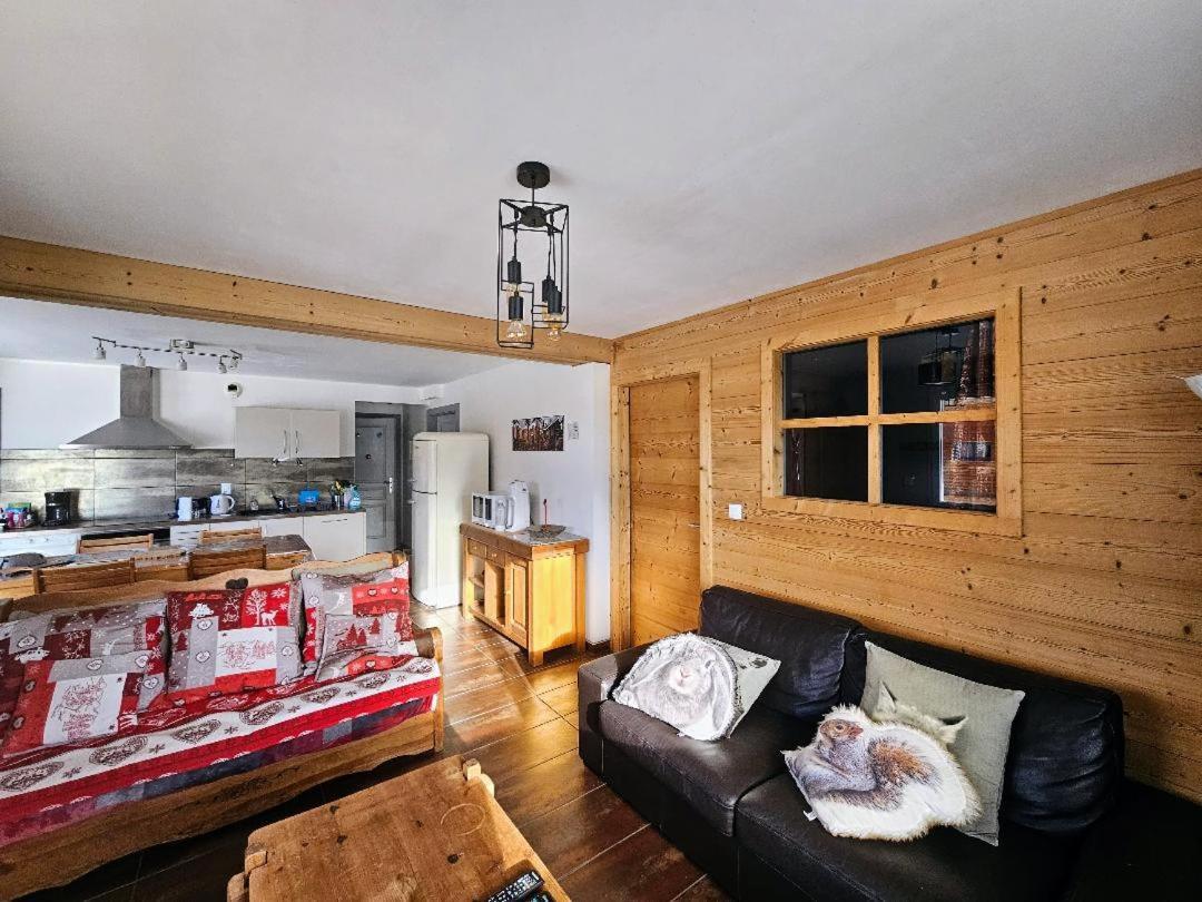 Magnifique Appartement A La Montagne Classe 4 Etoiles Chapelle des Bois Bagian luar foto